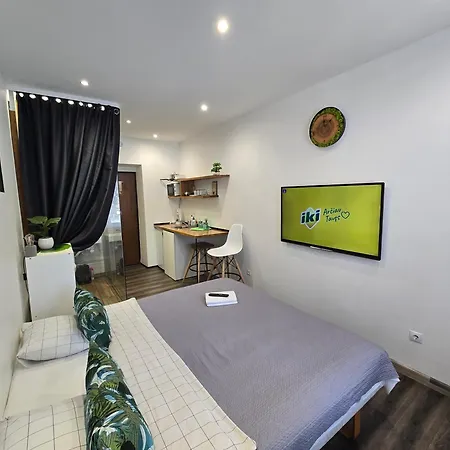 S11 Lime Apartment *